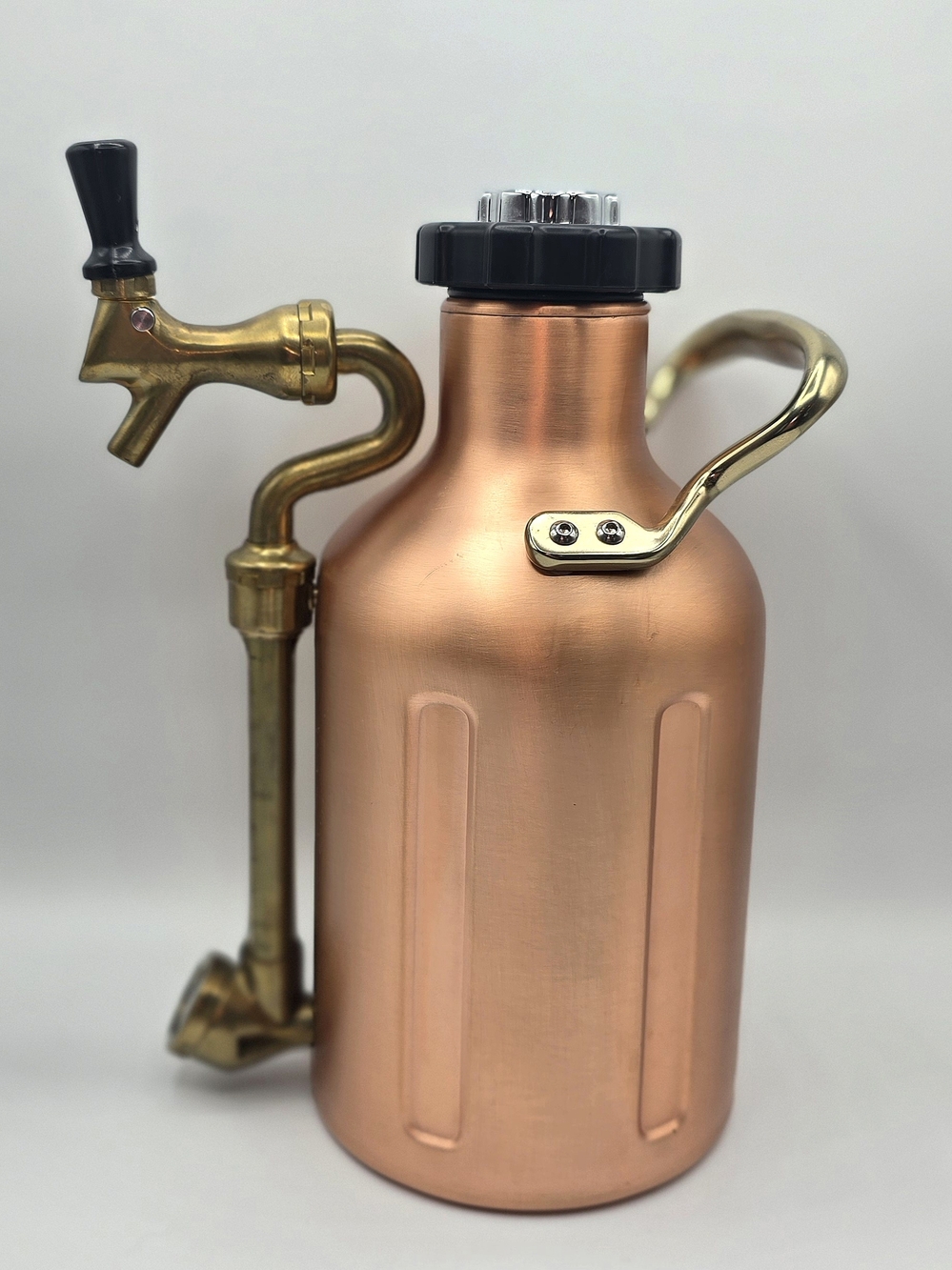 Copper Growler Werks with Brass Tap and Handle, Pressurized Beverage Dispenser